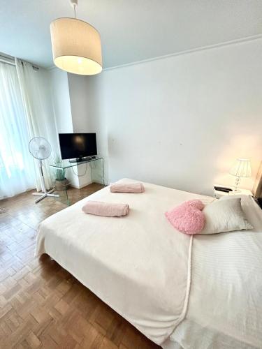 Photo de la galerie de l'établissement Large Croisette apartment with private parking, à Cannes