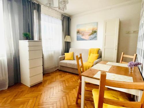 Cozy studio apartment Yellow in Gdansk Wrzeszcz