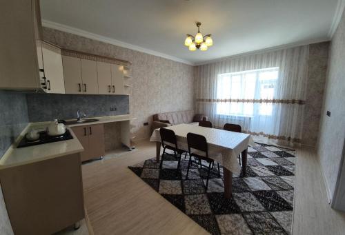 Dapur atau dapur kecil di Townhouse in Qusar