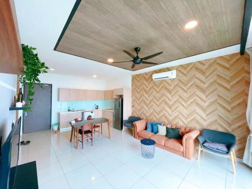 Χώρος καθιστικού στο GYDEN STAYCATION #Green Haven near Senibong&Regency