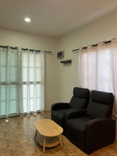 Χώρος καθιστικού στο 226 House Ao Noi