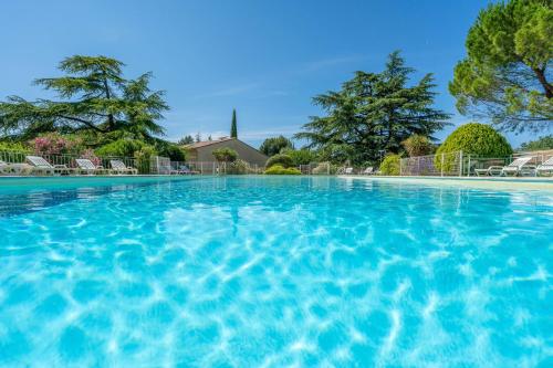 Cozy T2 cottage with private terrace