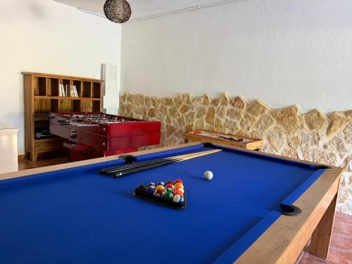 Biliár nebo kulečník v ubytování Vivienda turistica jardín con encanto y piscina