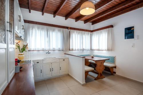 2 sea view Villas as 1 by Chania Living Stories