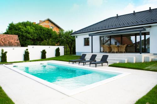 Gallery image of Villa EN in Mali Požarevac