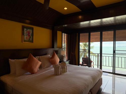 Postel nebo postele na pokoji v ubytování Baan Krating Khao Lak Resort - SHA plus