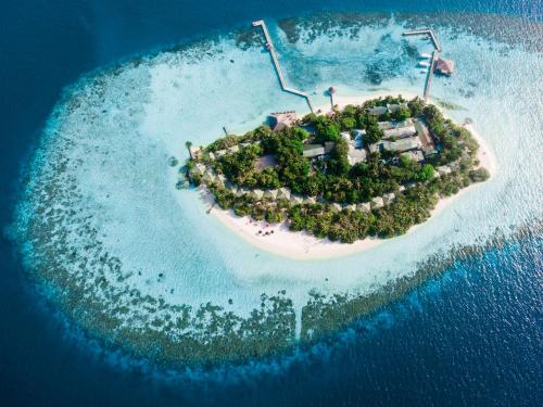 北マーレ環礁にあるEri Maldivesの水の中の島