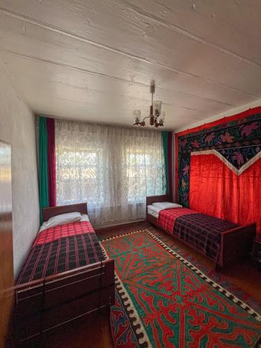 MOUNTAIN-Lake TREVELER