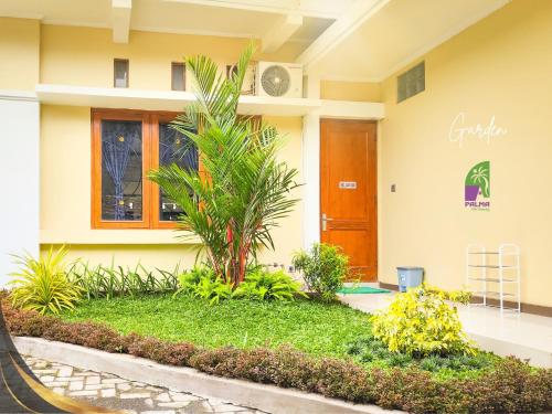 Κήπος έξω από το Palma Lavender Room Klaten