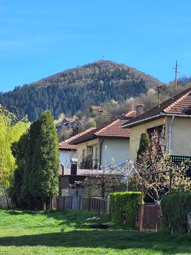 Nespecifikovaný výhled na hory nebo výhled na hory při pohledu z apartmánu
