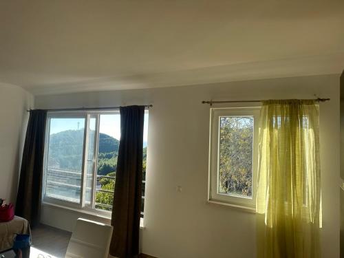 Gambar di galeri bagi Peaceful oasis with sea view and parking spot di Babino Polje