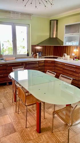 Imagen de la galería de Villa Green Olive Bar, en Šušanj
