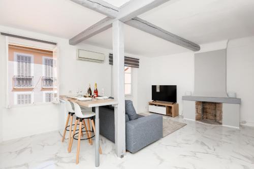 Renoveted studio - Central - AC