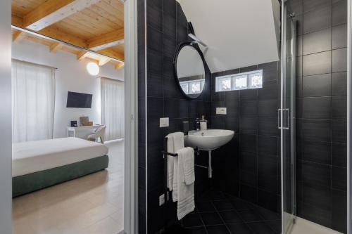 Ένα μπάνιο στο Basco Guest House