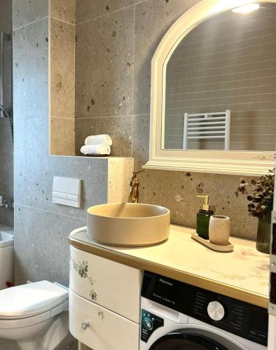 Bilik mandi di Bridge Apartments Studio