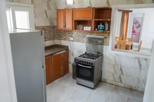 Кухня или мини-кухня в Marseilia Beach 4 - Families Only
