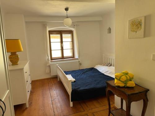 Postel nebo postele na pokoji v ubytování Historical living experience I