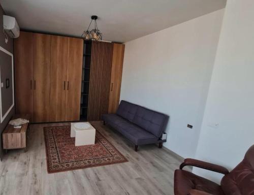 Zona d'estar a Mbyllur