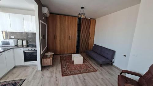 Cuina o zona de cuina de Mbyllur