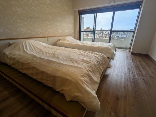 1 stop to Shinjuku Max7 great for your family trip 408
