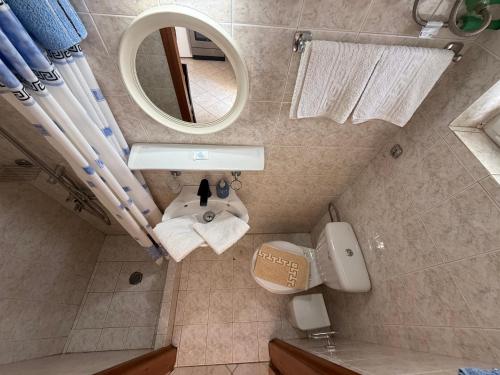 A bathroom at NEW PANORAMA STUDIOS ELECTRIC car ΦΟΡΤΙΣΗΣ ΣΤΑΤΙΟΝ
