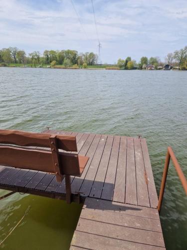 Félholdas Pagony Tass A apartman