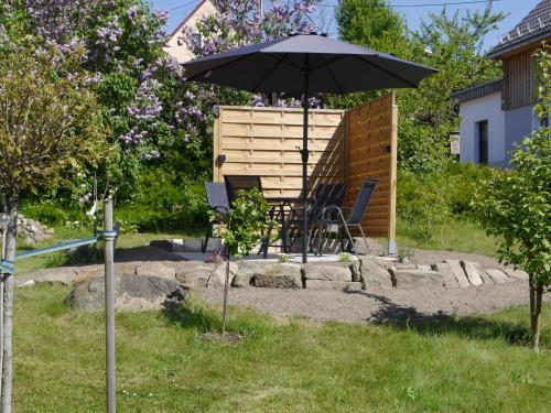 Κήπος έξω από το Ferienwohnung Am Teich