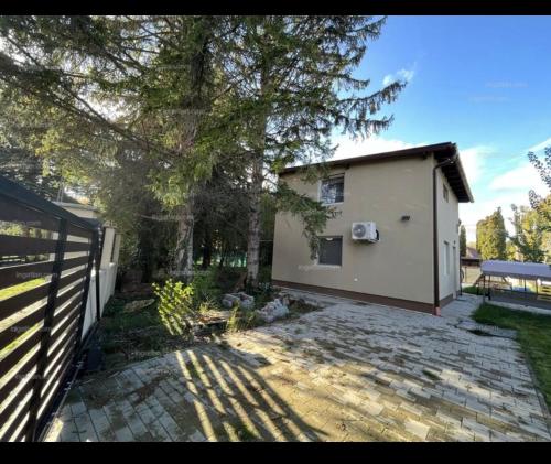 Félholdas pagony Tass B apartman