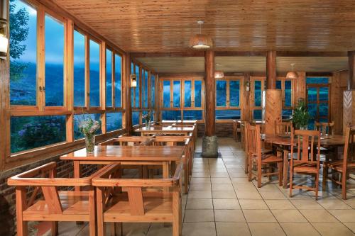 Restaurace v ubytování Longji Aplo Leisure B&B