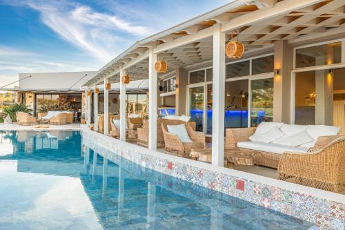 Paradise Island Villas