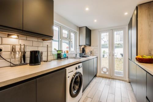 Modern Hove Home close to Brighton Beach with FREE PARKING photo 41