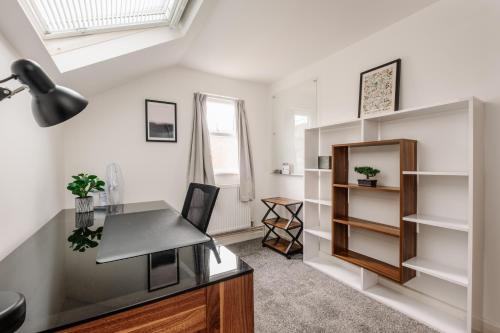 Modern Hove Home close to Brighton Beach with FREE PARKING photo 35