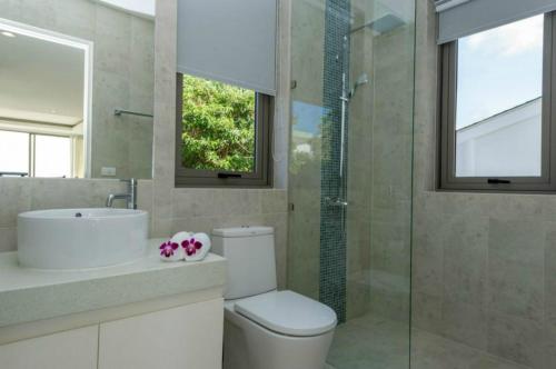 Koupelna v ubytování 3 Bedroom Sea View Villa Escape SDV086-By Samui Dream Villas