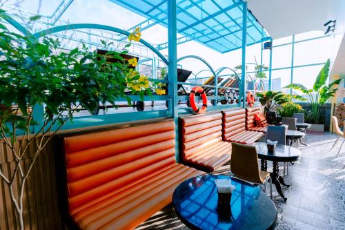DAHLIALAND SAIGON HOTEL & SWIMMING PooLにあるレストランまたは飲食店
