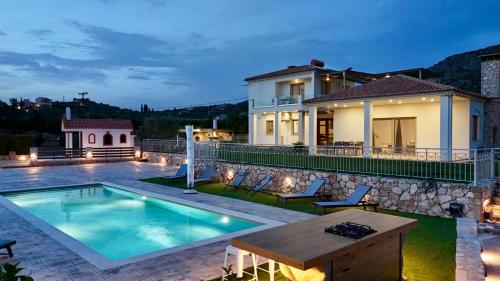 Villa Vakoufia