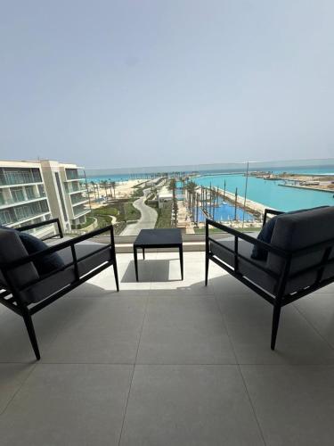 Modern 2 BR Apart-Hotel in Address Beach Marassi