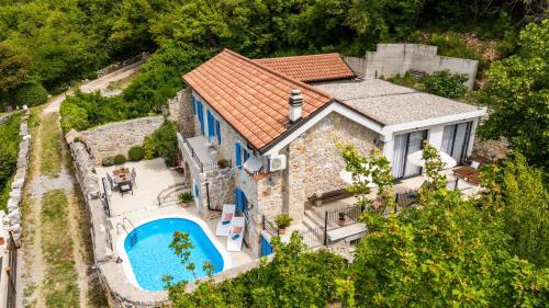 Villa Toscana - Charming stone Villa with private pool & garden