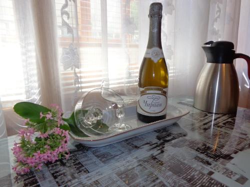 Minuman di Zoya Apartment