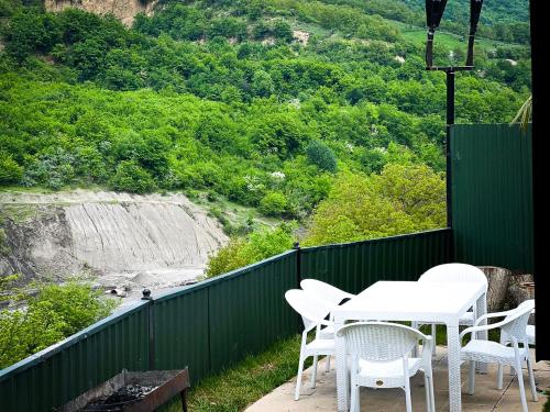 Landskap semula jadi dekat dengan chalet