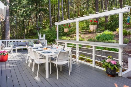 Exceptional, Hot Tub, Pickleball, Close To Town!にある庭