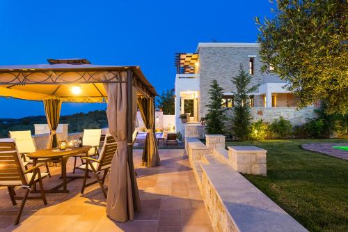 Roupes Villa I, Family villa, Fantastic views, Private pool