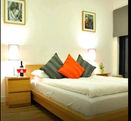 London Guest Room photo 14