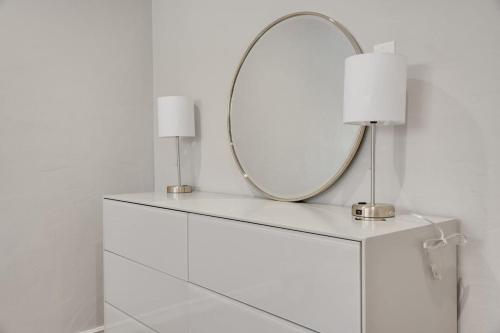バークレーにあるModern Abode 2BD with Garden and Garageのギャラリーの写真