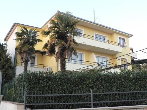 Apartments with parking spaces Pula - 23335