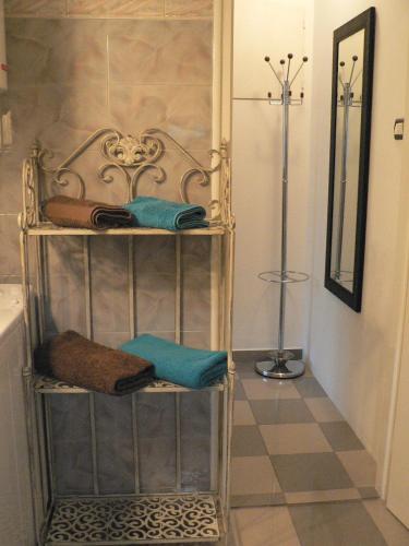 Apartments with parking space Pula - 23335