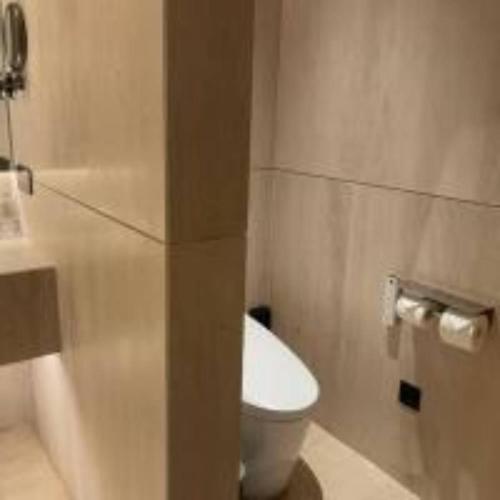 Un baño de 扬州广陵有熊酒店