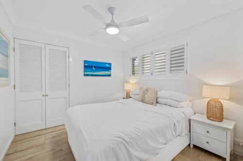 Кровать или кровати в номере The Cove - best ocean views - sleeps 6