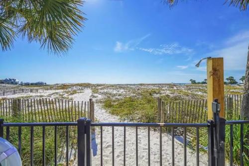 Salty Beach Getaway! photo 18