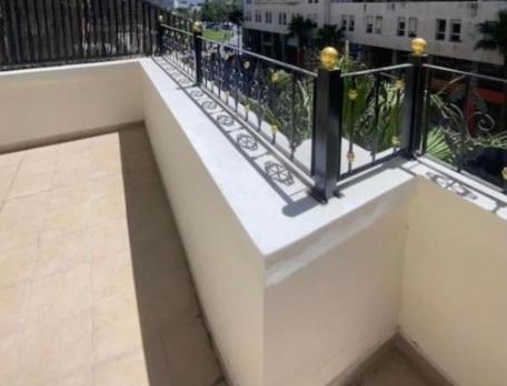 Balkón nebo terasa v ubytování Spacious Appartment in the heart of Tangier with 2 living rooms, 2 bedrooms KING SIZE beds, 2 baths, 2 patios