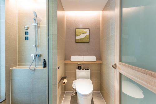Ένα μπάνιο στο Hangzhou West Lake Hubin Yintai Atour Hotel